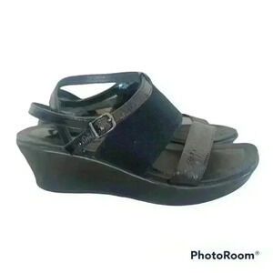 Dansko Womens Black Strappy Wedge Sandals 39